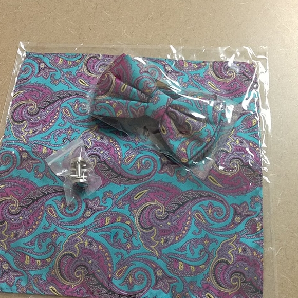Men's Adjustable Bow Tie Pocket Square - Picture 4 of 4